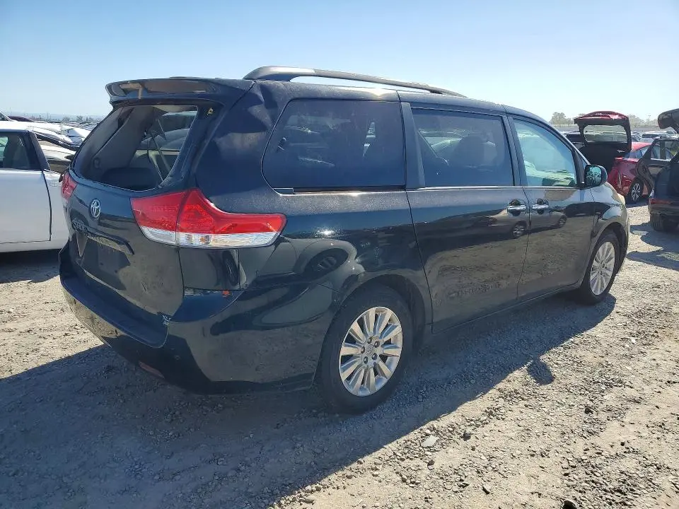2011 TOYOTA SIENNA XLE 7-PASSENGER  