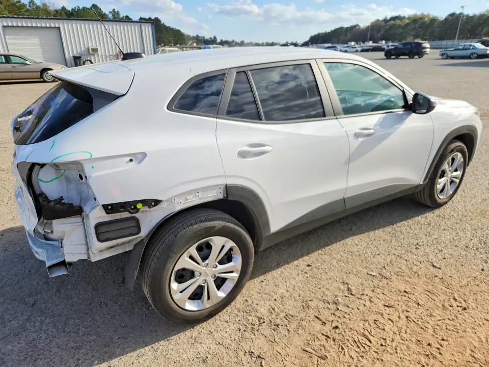 2025 CHEVROLET TRAX LS  