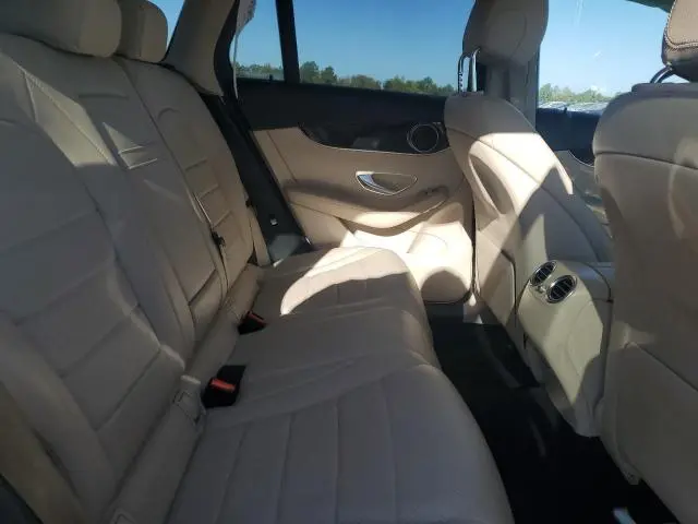 2016 MERCEDES-BENZ GLC 300