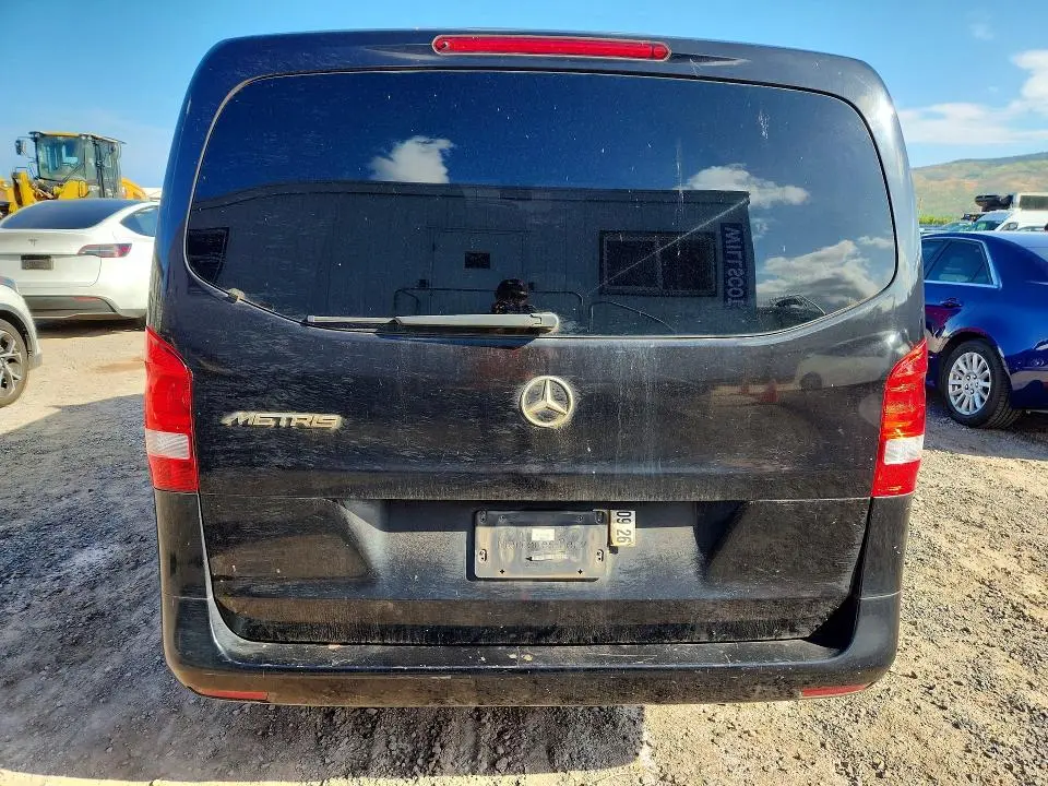 2017 MERCEDES-BENZ METRIS   