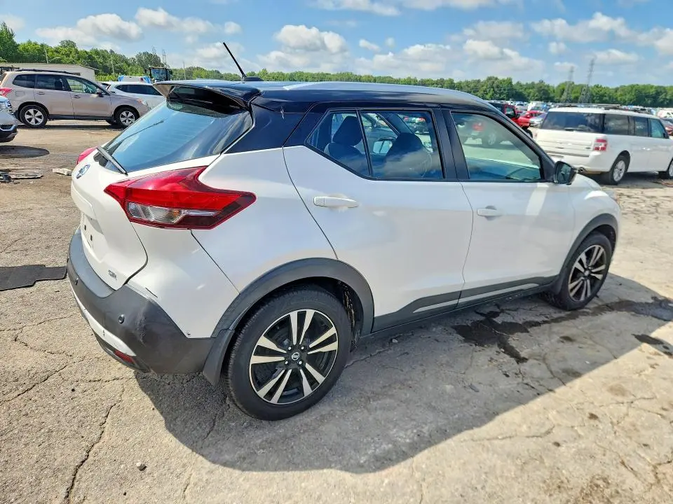 2020 NISSAN KICKS SR  