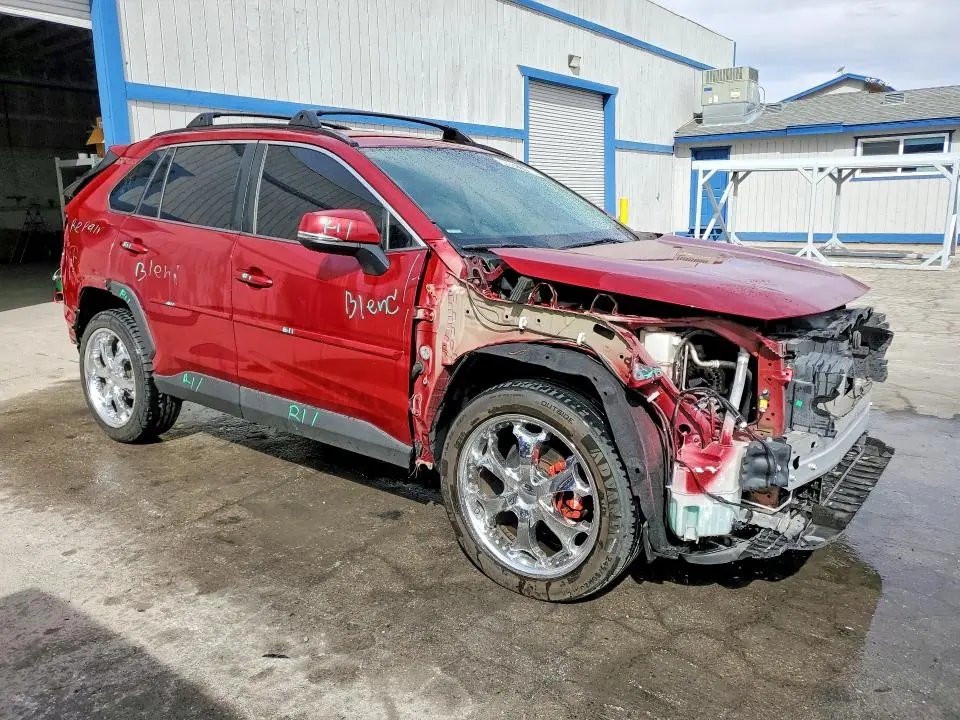2019 TOYOTA RAV4 LE  