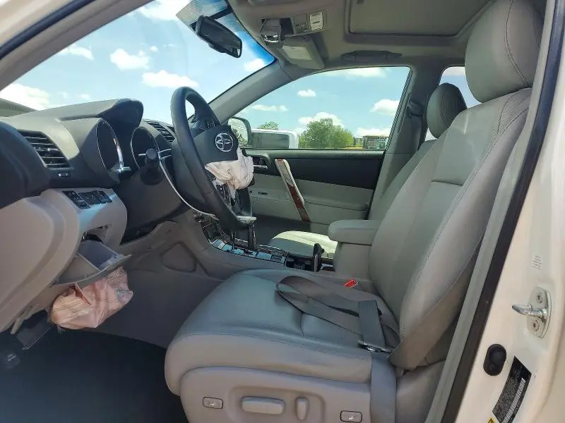 2013 TOYOTA HIGHLANDER LIMITED  