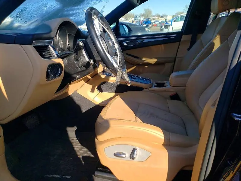 2018 PORSCHE MACAN   