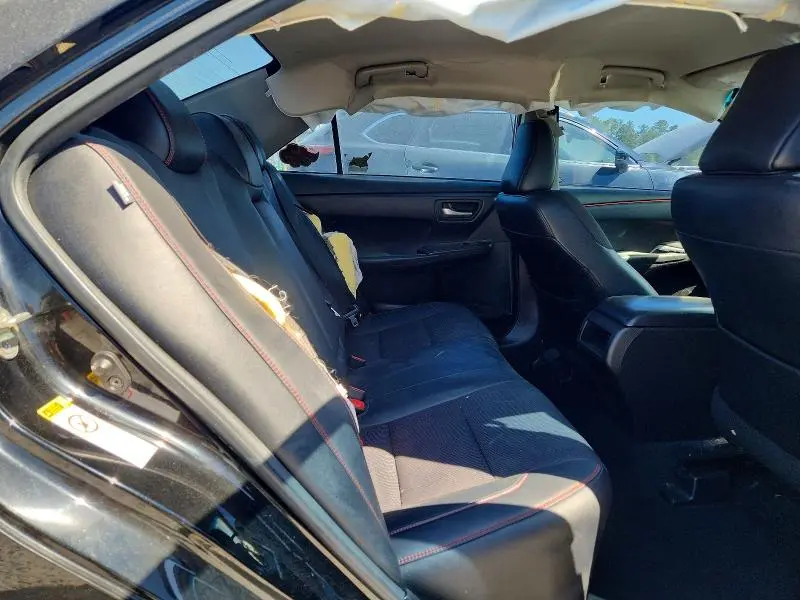 2017 TOYOTA CAMRY SE  