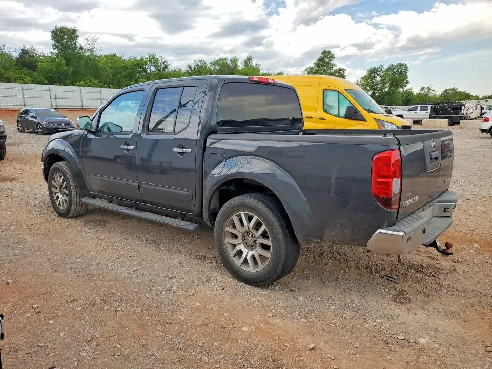 2013 NISSAN FRONTIER S  