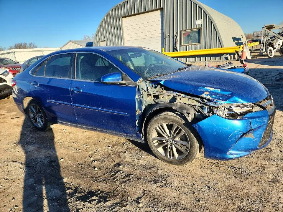 2017 TOYOTA CAMRY SE  