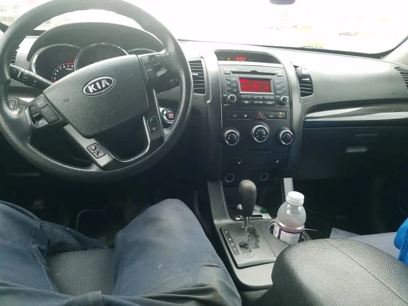 2012 KIA SORENTO LX  