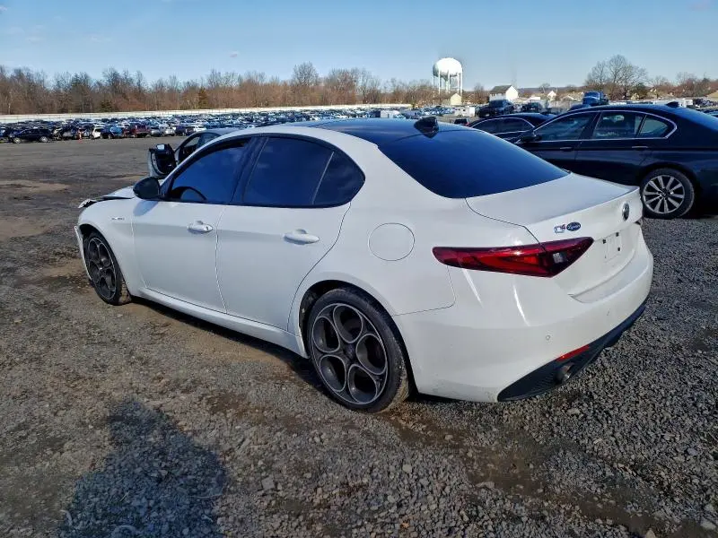 2022 ALFA ROMEO GIULIA SUPER  