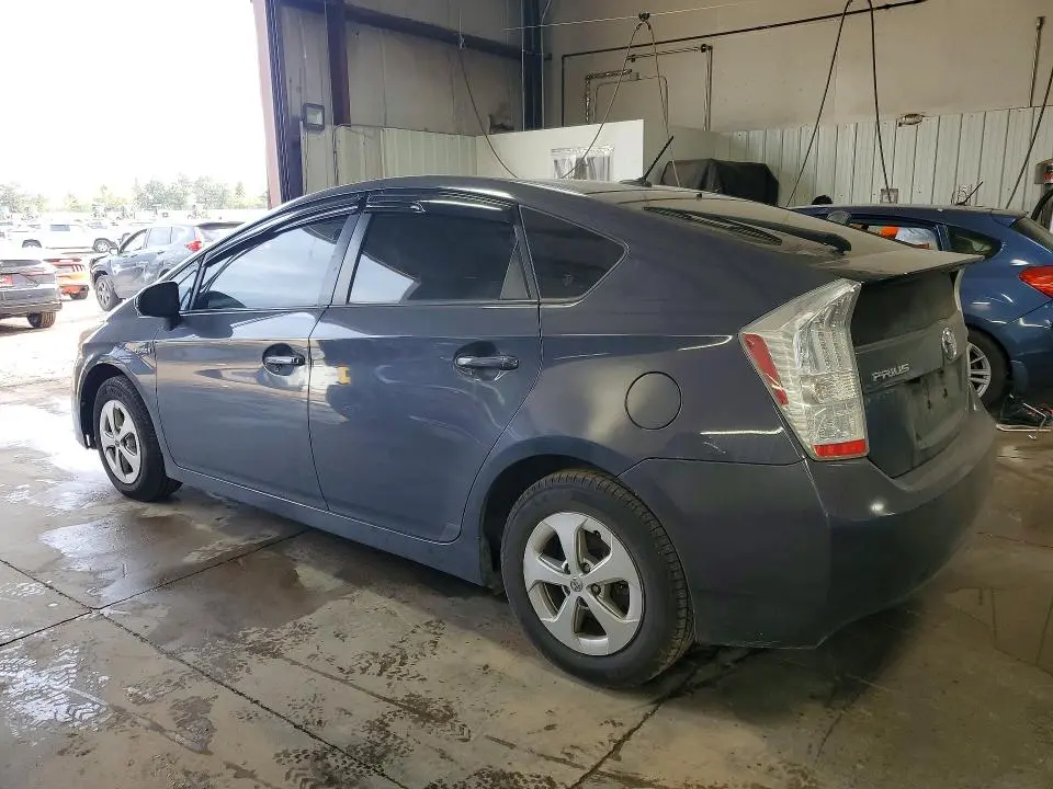 2010 TOYOTA PRIUS III  