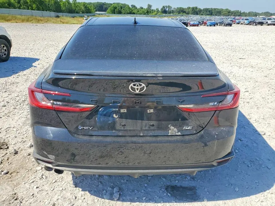 2025 TOYOTA CAMRY SE  