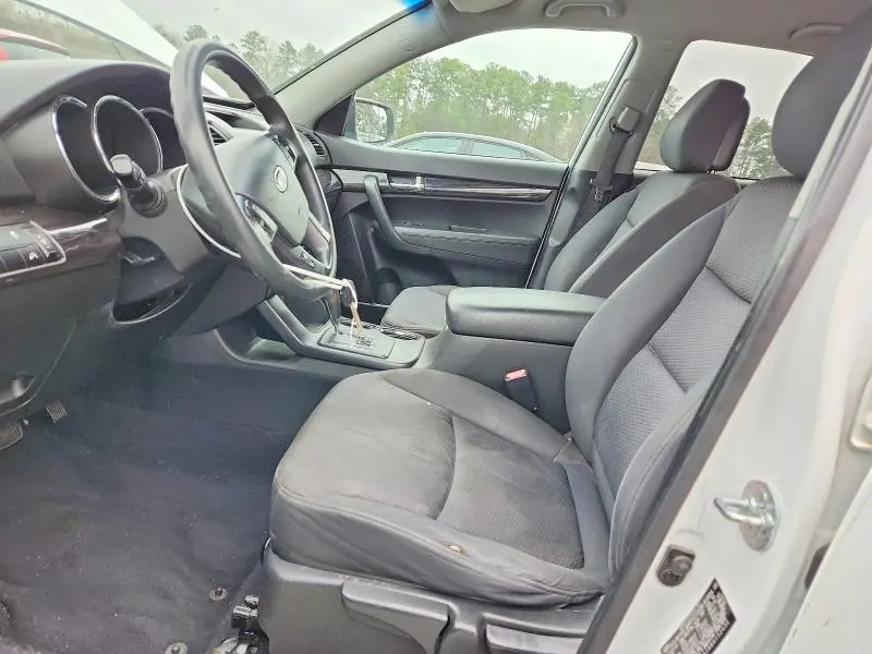 2011 KIA SORENTO BASE  