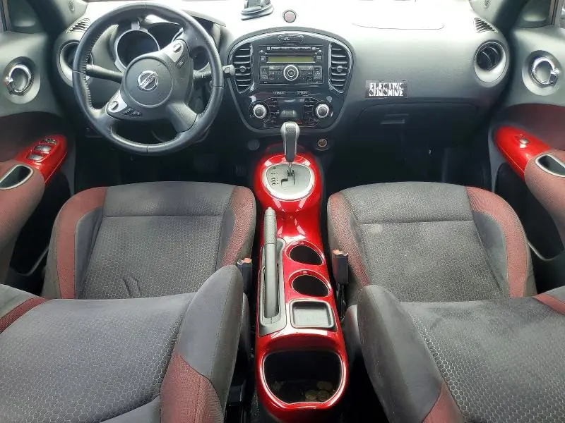 2011 NISSAN JUKE S  