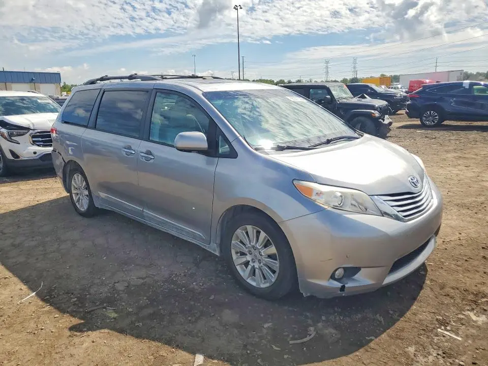 2011 TOYOTA SIENNA LIMITED 7-PASSENGER  