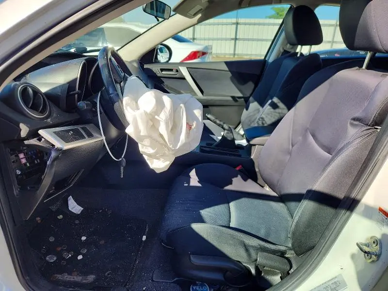 2010 MAZDA 3 S  