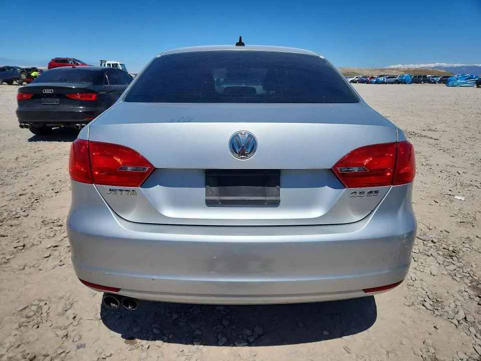2012 VOLKSWAGEN JETTA SE  
