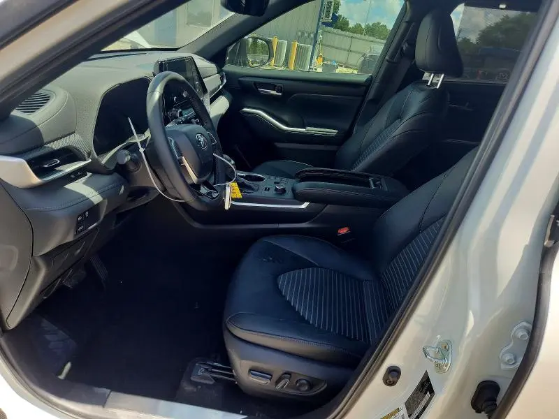 2025 TOYOTA HIGHLANDER XSE  