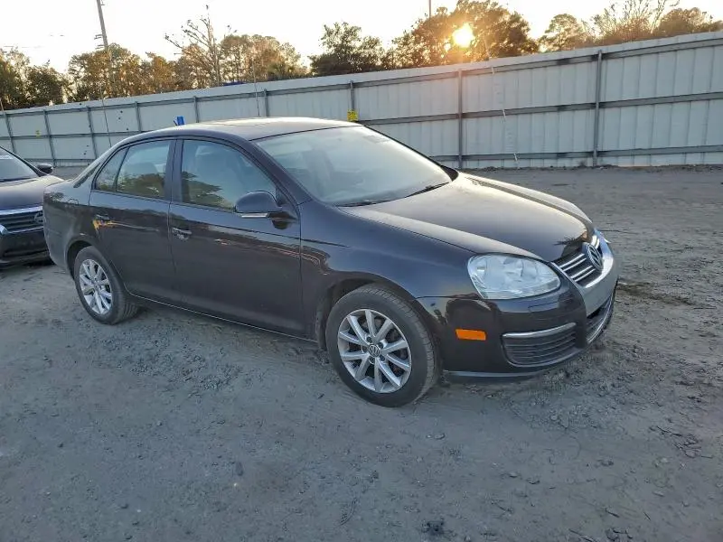 2010 VOLKSWAGEN JETTA SE  