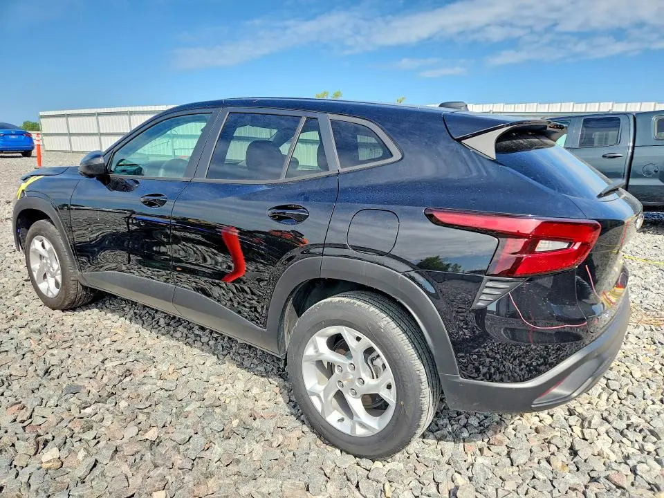 2025 CHEVROLET TRAX LS  