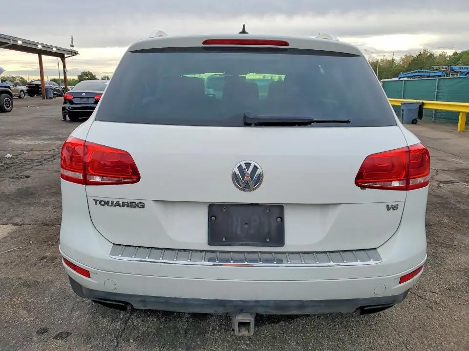 2013 VOLKSWAGEN TOUAREG V6  