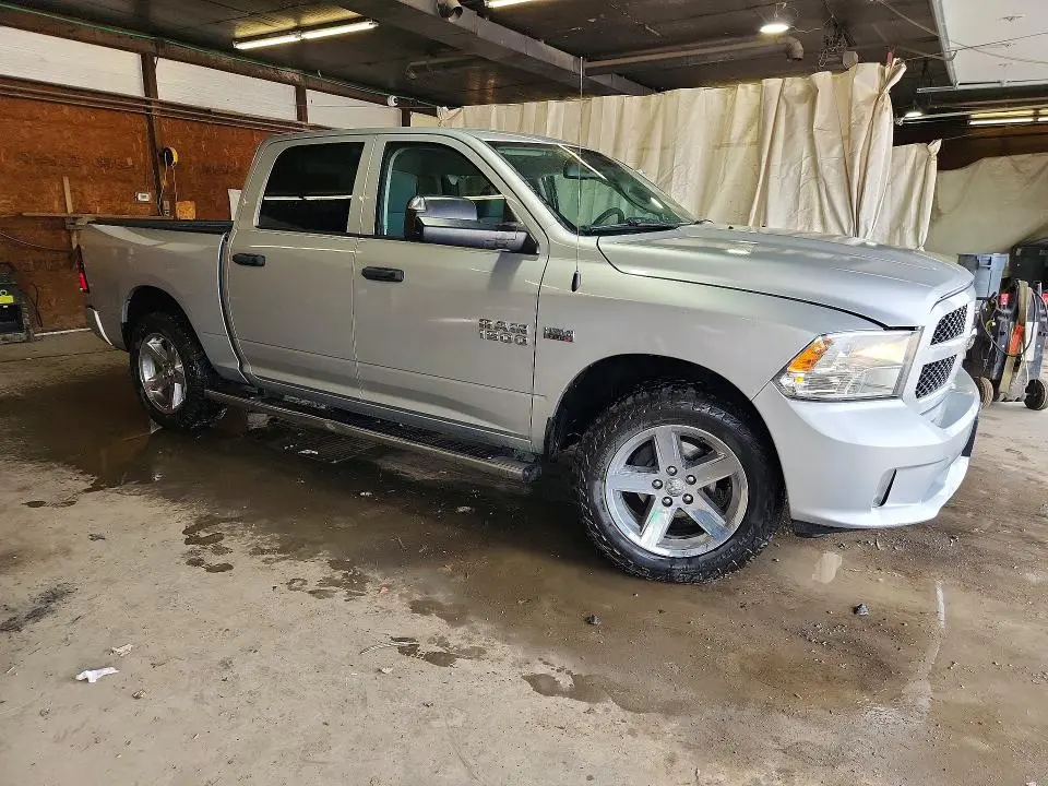 2015 RAM 1500 ST  