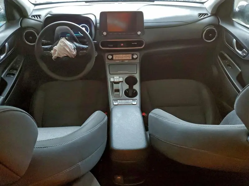 2023 HYUNDAI KONA SE  