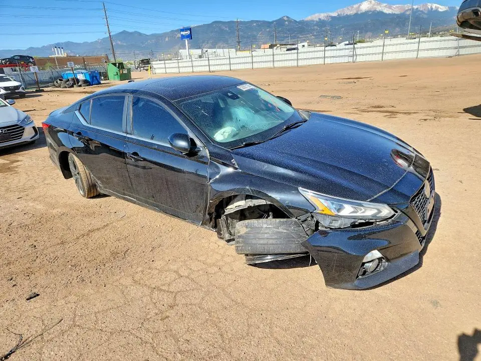 2022 NISSAN ALTIMA SR  