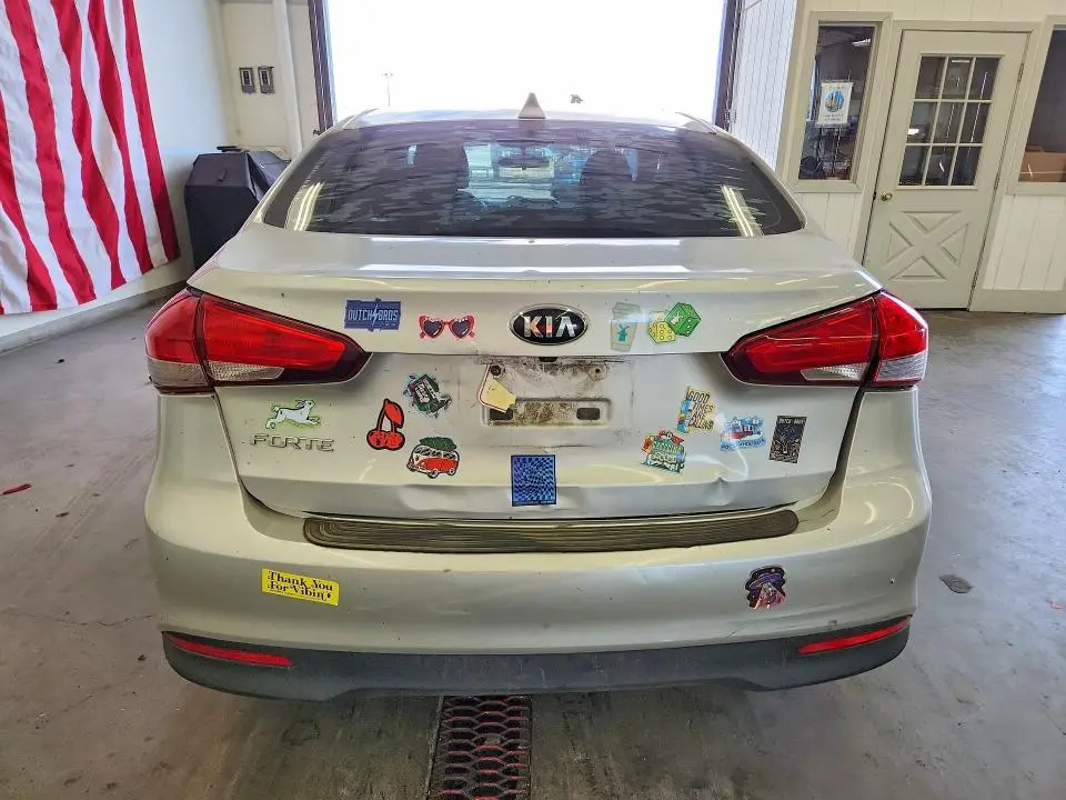 2018 KIA FORTE LX  