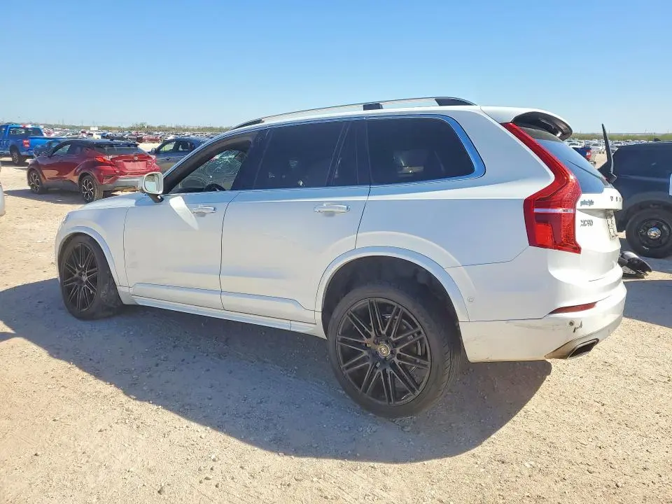 2017 VOLVO XC90 T6  