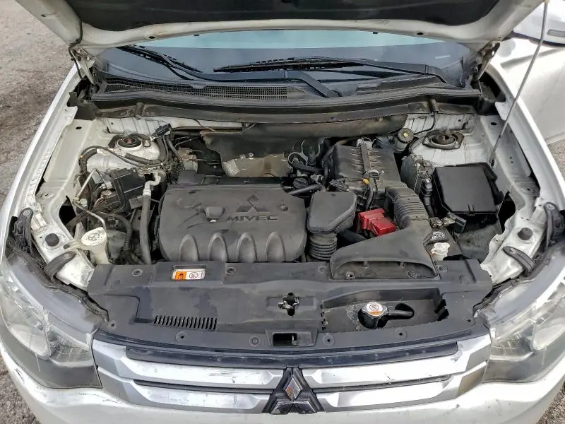 2015 MITSUBISHI OUTLANDER SE  