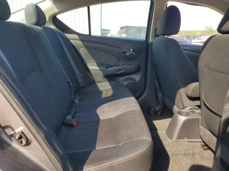 2015 NISSAN VERSA   