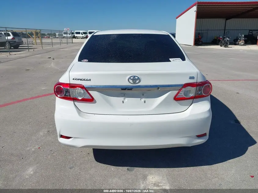 2011 TOYOTA COROLLA LE