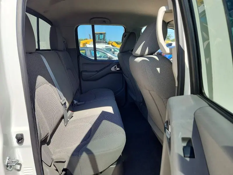 2021 NISSAN FRONTIER SV  