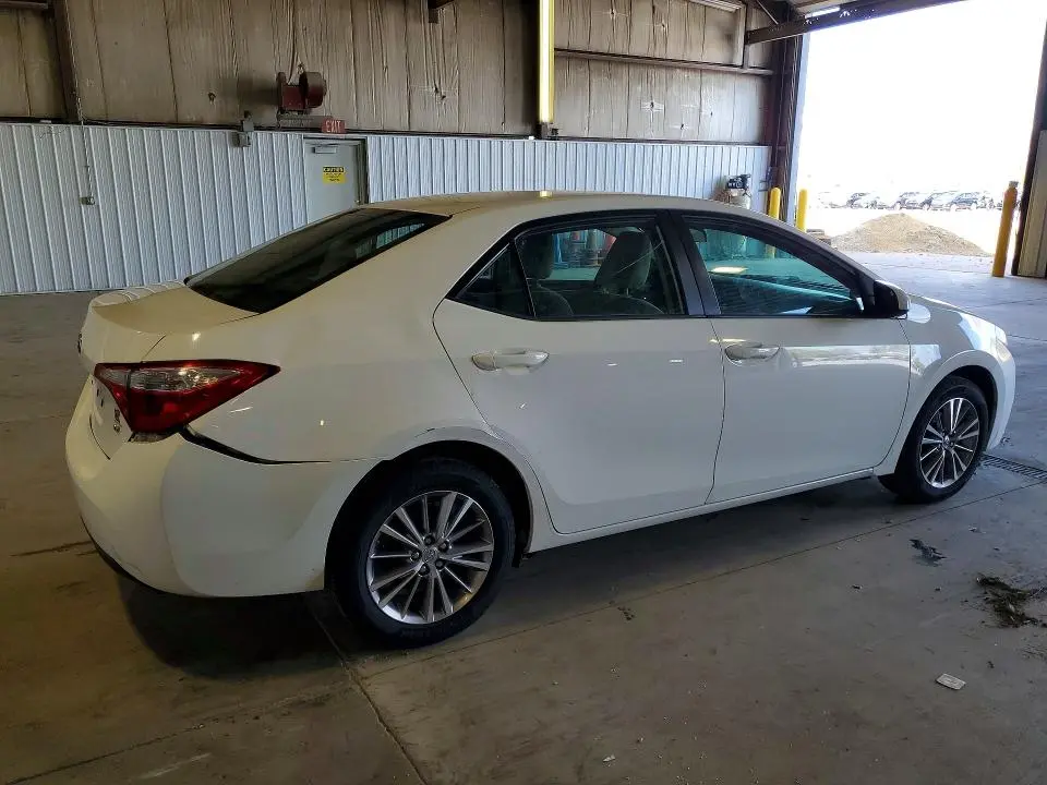 2015 TOYOTA COROLLA LE PLUS  