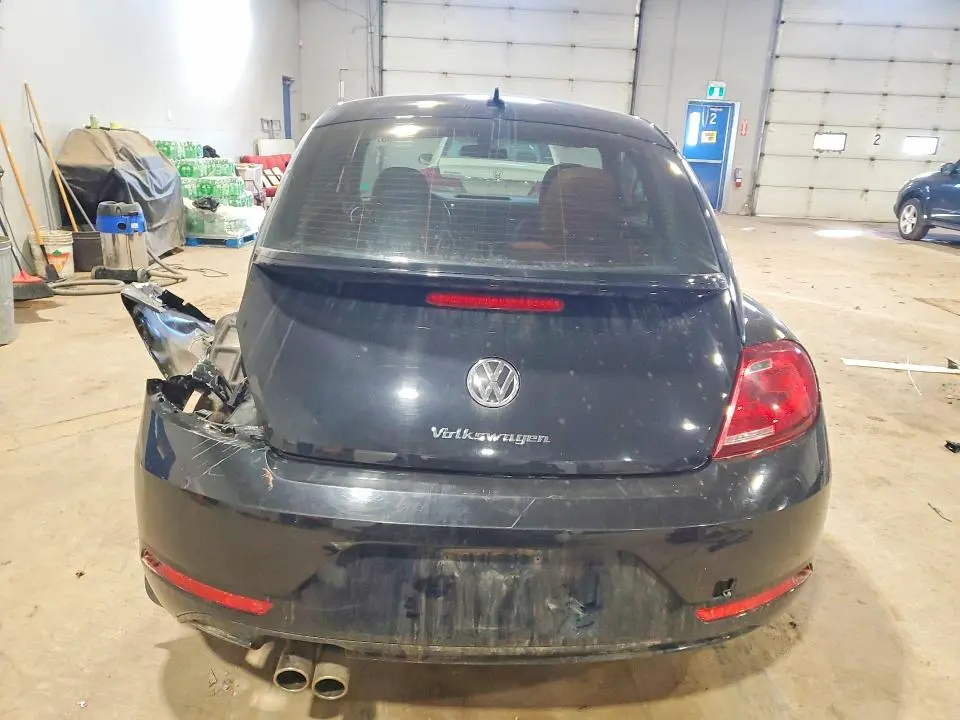 2017 VOLKSWAGEN BEETLE SE  