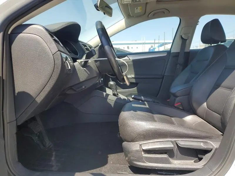 2017 VOLKSWAGEN JETTA SE  