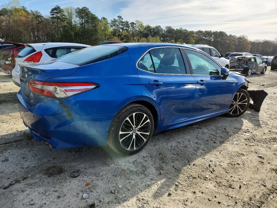 2018 TOYOTA CAMRY SE  