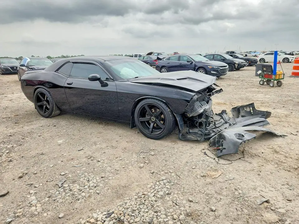 2016 DODGE CHALLENGER SXT  