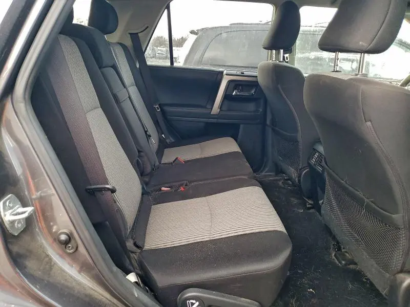 2023 TOYOTA 4RUNNER SE  