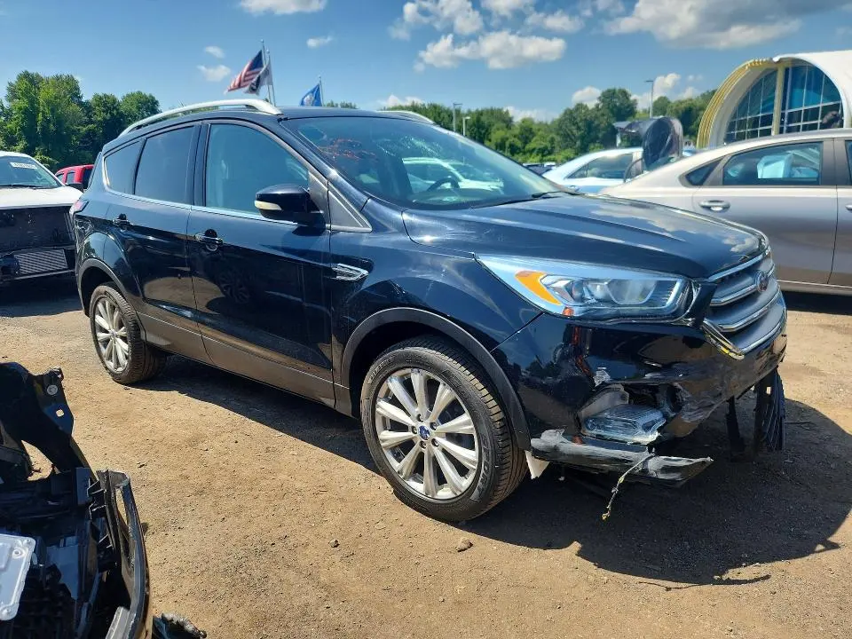 2017 FORD ESCAPE TITANIUM  