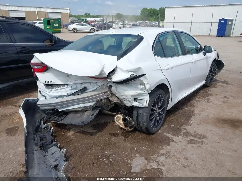 2022 TOYOTA CAMRY SE