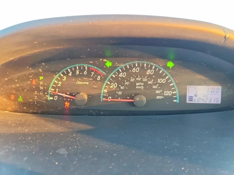 2010 TOYOTA YARIS BASE  