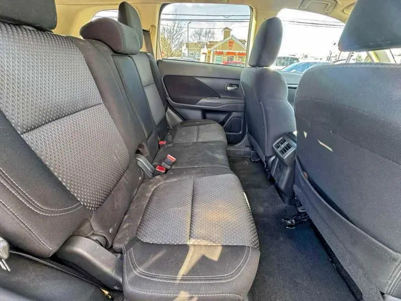 2019 MITSUBISHI OUTLANDER ES  