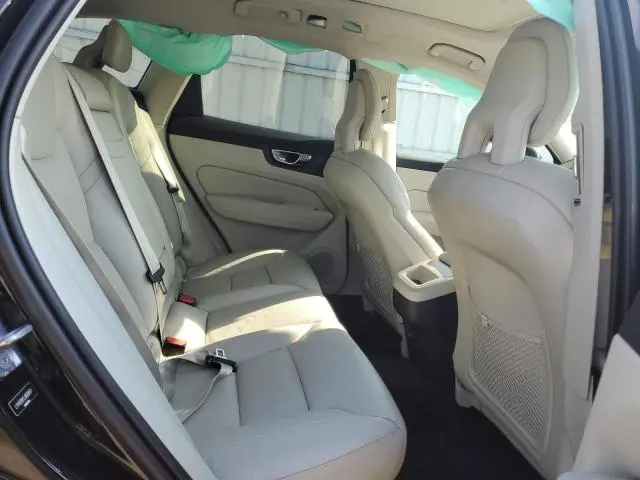 2018 VOLVO XC60 T5  
