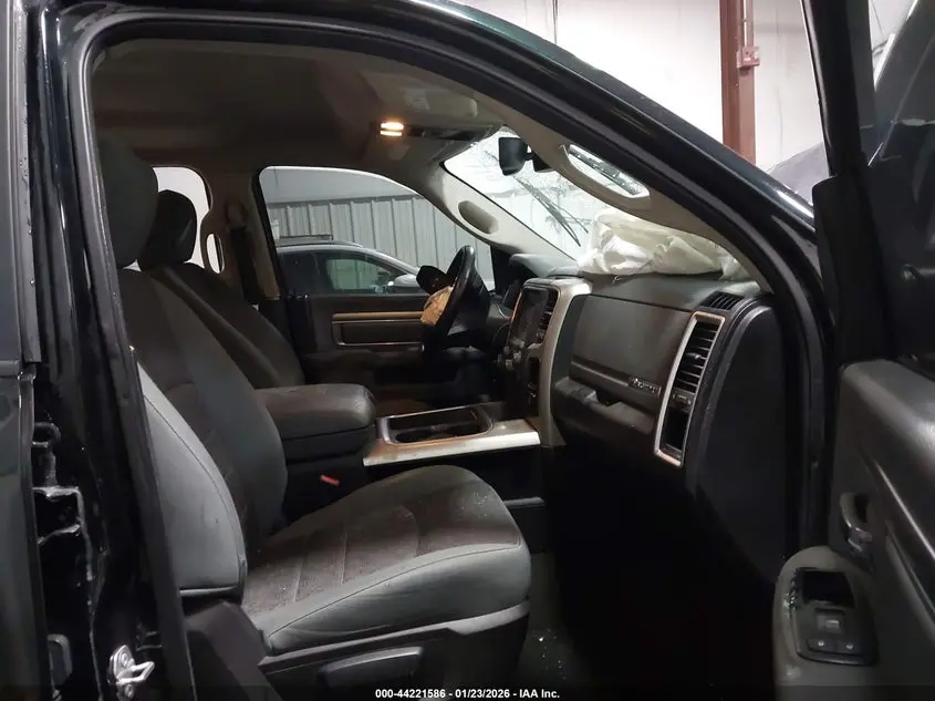 2017 RAM 1500 BIG HORN  4X4 5'7 BOX