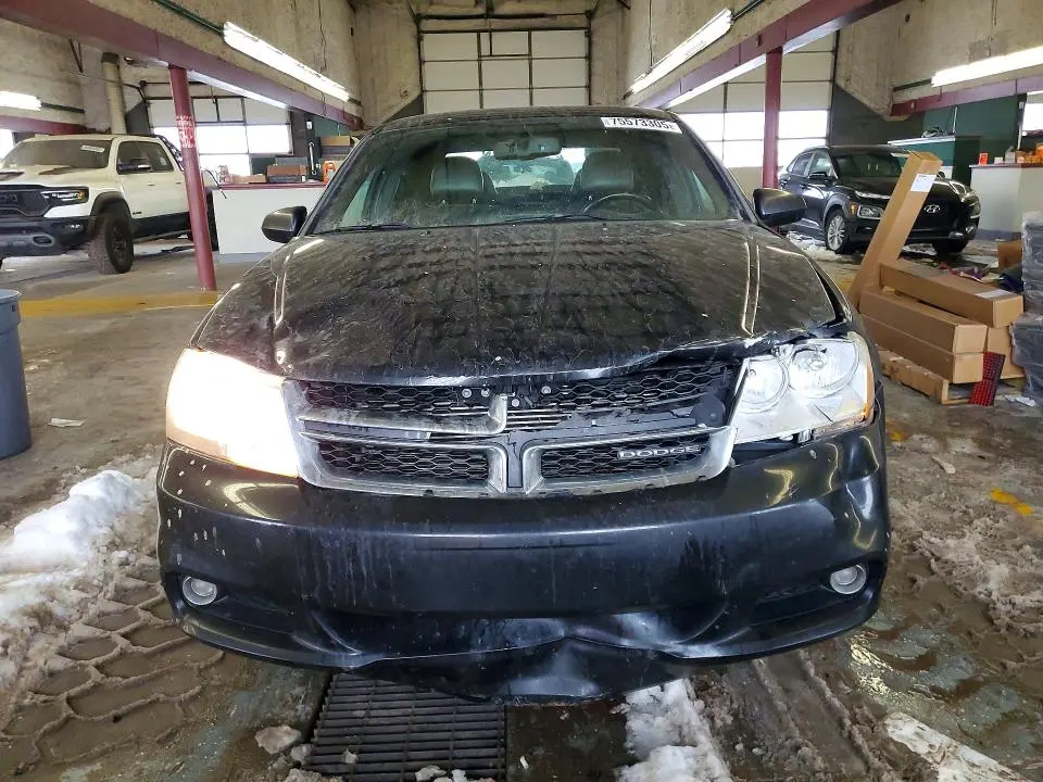 2011 DODGE AVENGER LUX  