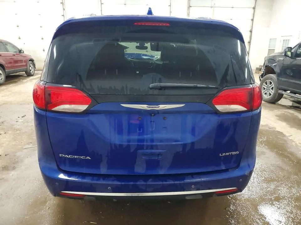 2019 CHRYSLER PACIFICA LIMITED  