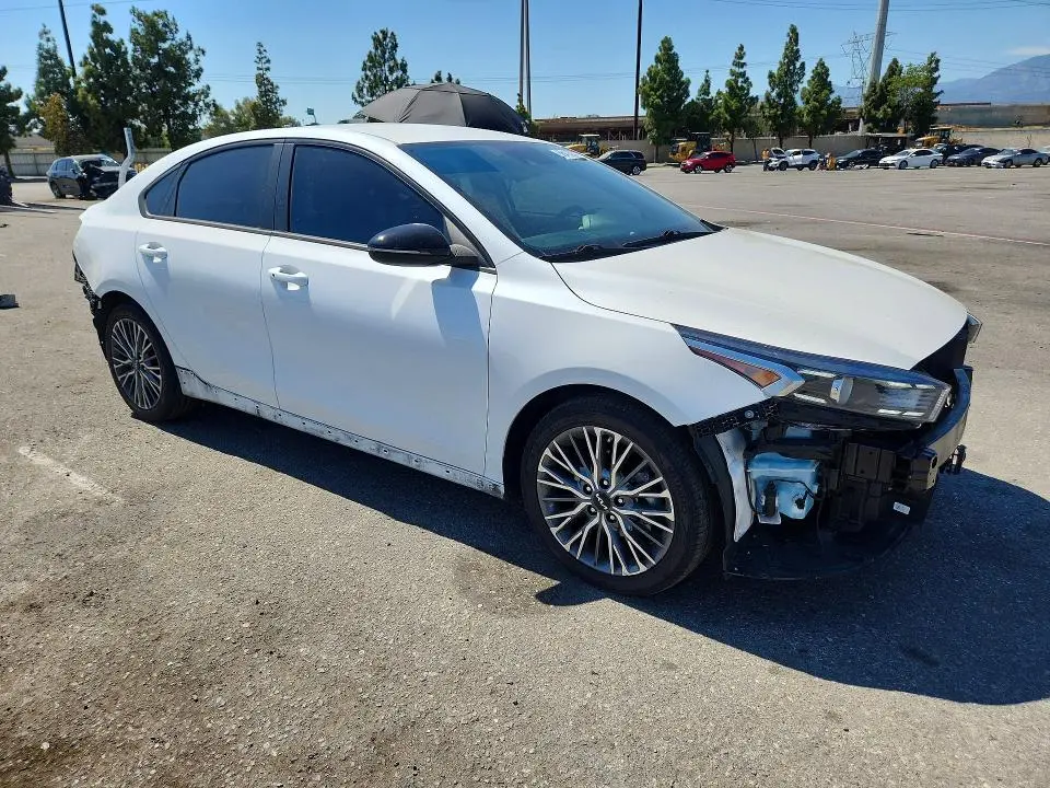 2023 KIA FORTE GT LINE  