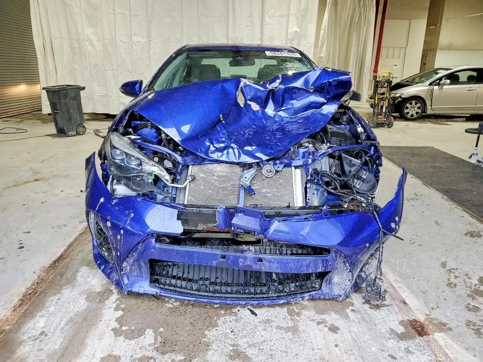 2019 TOYOTA COROLLA SE  