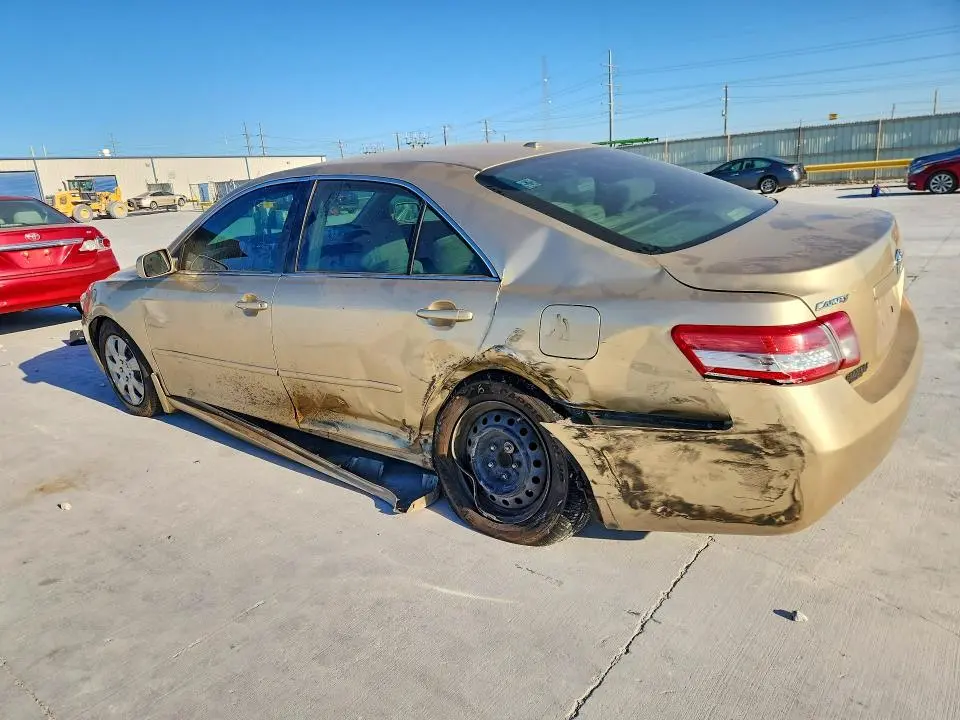 2010 TOYOTA CAMRY LE  
